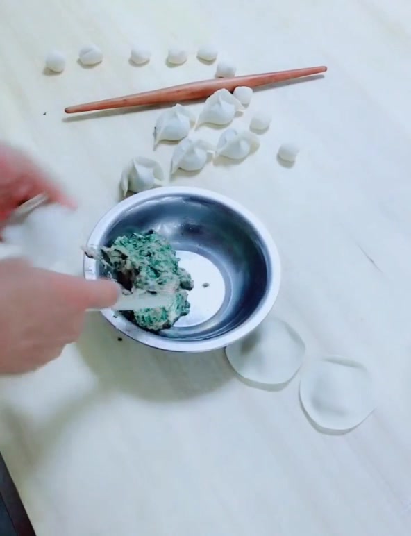 饺子铺师傅教你包饺子口诀,诀窍无保留,包出来的饺子饱满又紧实