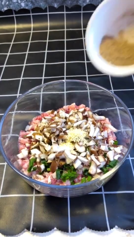 美味营养紫薯肉馅饺子