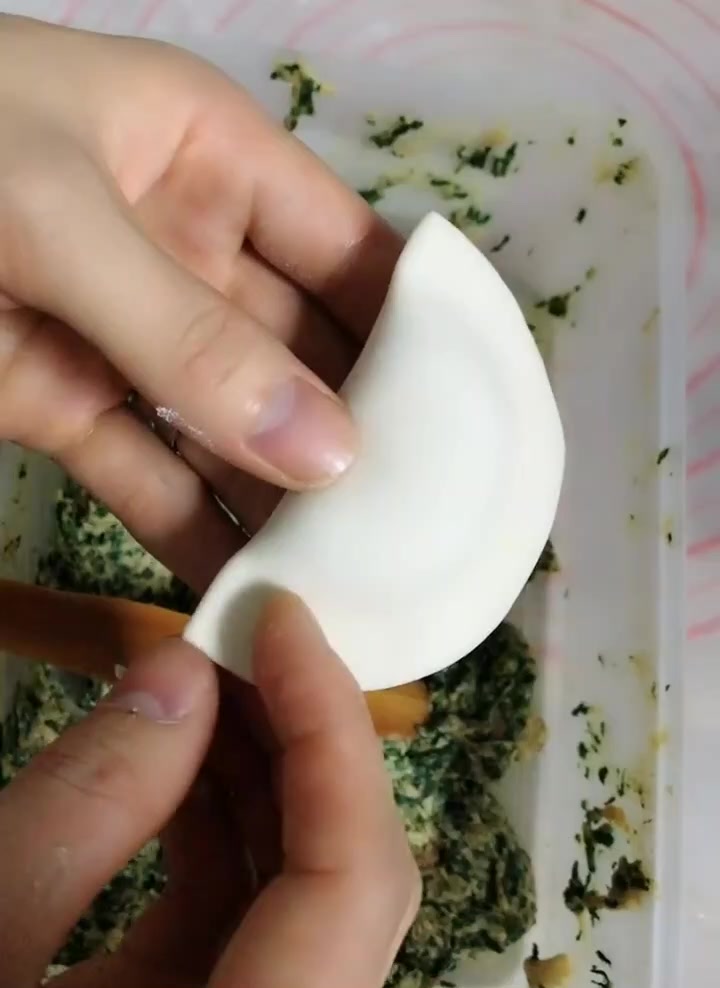 这个手法包出来的饺子,花边又匀又漂亮,慢动作教你轻松学会!