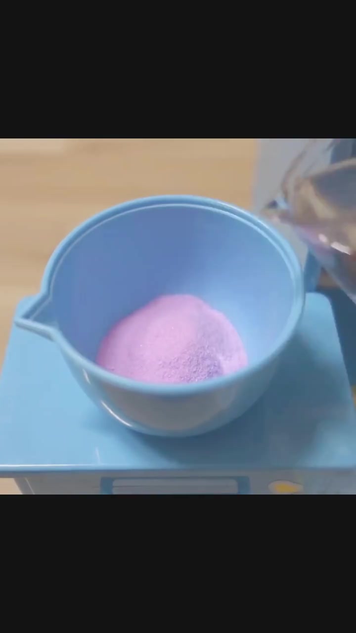 这么小的蛋糕怎么做?教你做迷你爱心蛋糕,一口一个