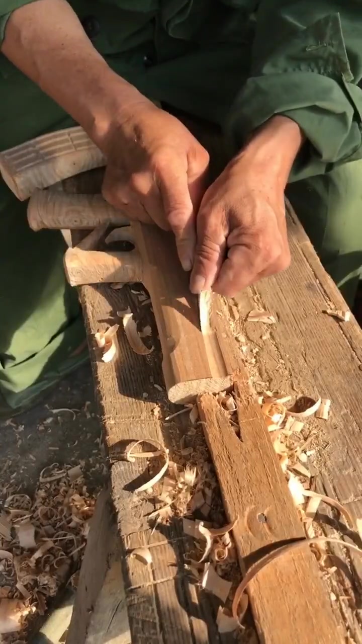 农村牛人自制绝地求生武器QBZ,果然高手都在民间啊!