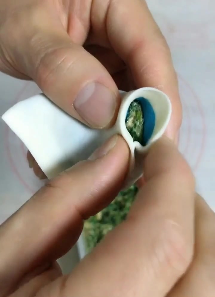 冬至别只吃元宝饺子了,教你月牙饺子这样包,褶子又多又漂亮!