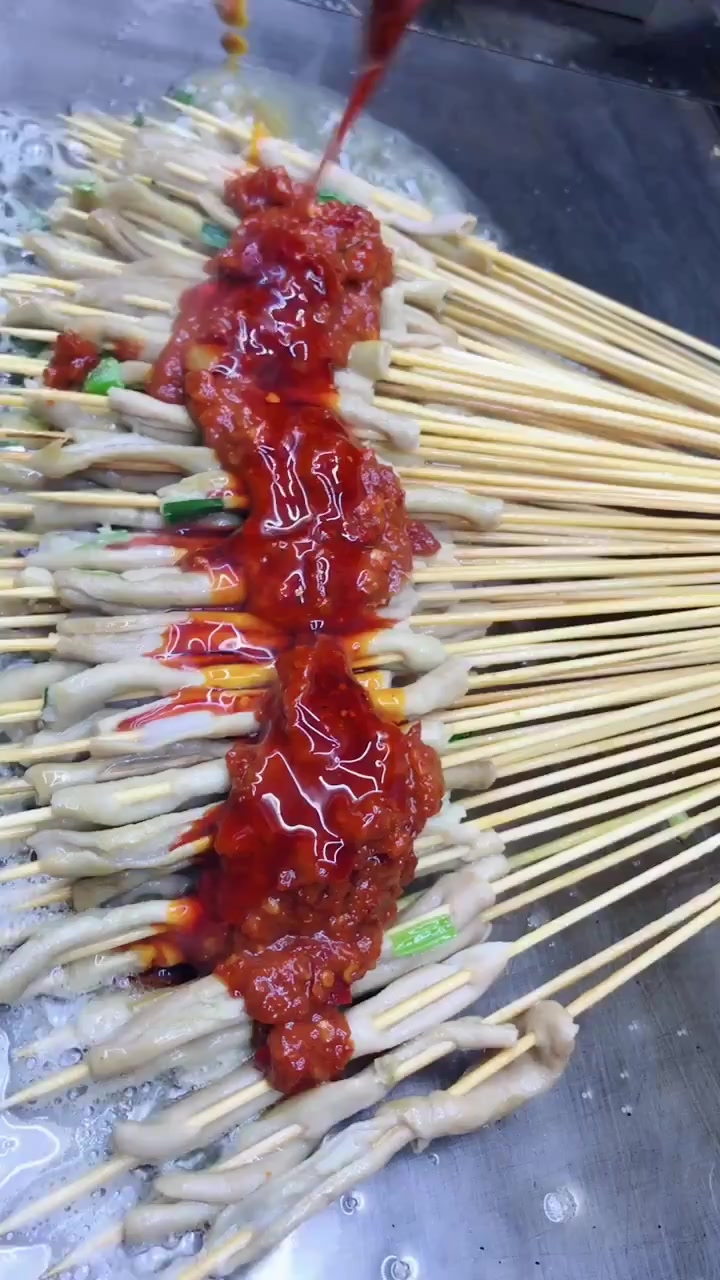 网红铁板鸭肠,吃100串都不饱的串串,你有吃过吗?