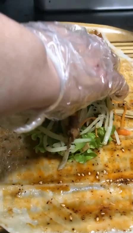吃了很多卤肉卷,还是这家的味道独特,连配菜都这么特色!