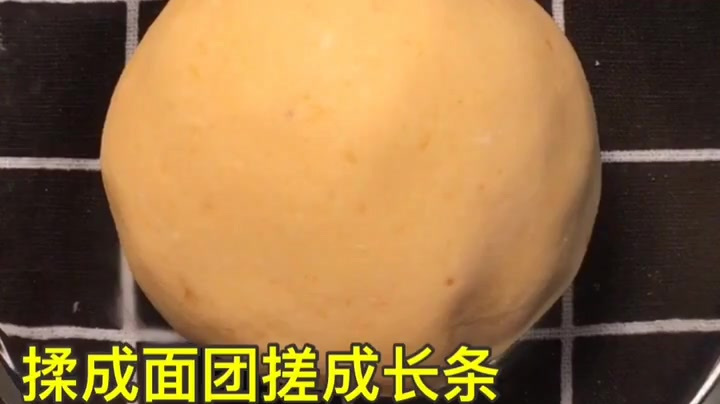 #2018年度神动态#红薯的新吃法,油炸红薯条,外酥内软,小孩一口一个,吃完还要。#今天吃