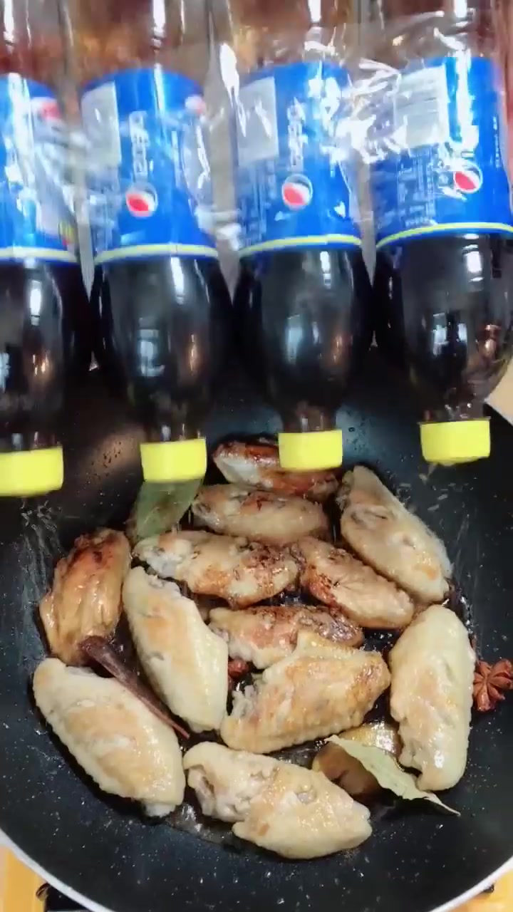 最家常的可乐鸡翅做法没有你想的难,慢镜头教学你有看清楚步骤吧
