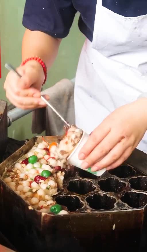 老上海有名的传统小吃梅花糕,好看又好吃