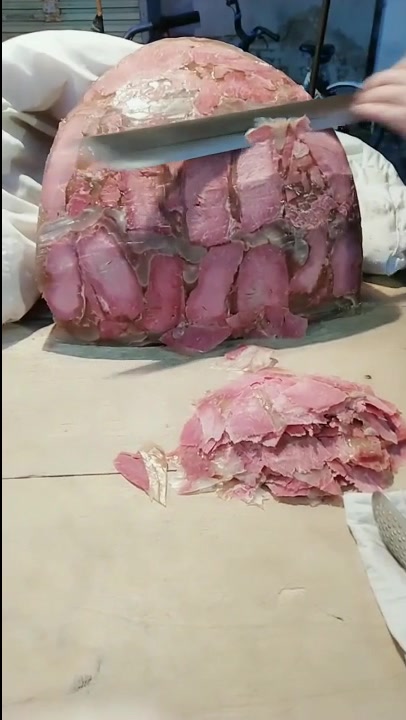 这才是正宗的牛肉,一片片切下来,看着好有食欲!