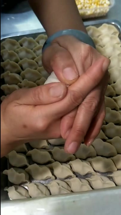 饺子的这种捏法你会吗,简单又不留痕迹,快来学吧!