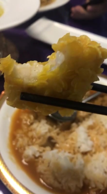 这样的鸡排酱汁在上面淌着,看着很好吃的样子,好想尝口