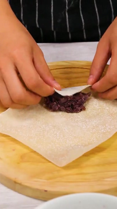 外酥内甜的豆沙春卷,小时候的味道!