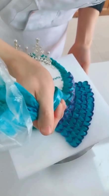 朋友圈疯传的背影蛋糕,你喜欢吗?