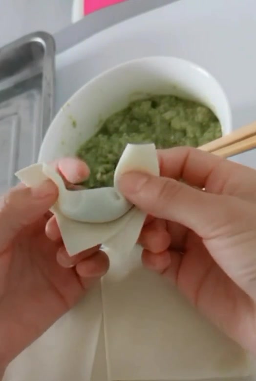 包馄饨不露馅的关键步骤在这里,照着做简单又快速,你不来试试吗