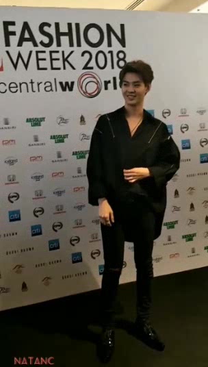 黄明明谈《不期而爱》剧中吻戏,傲娇脸:是泡芙吻我~