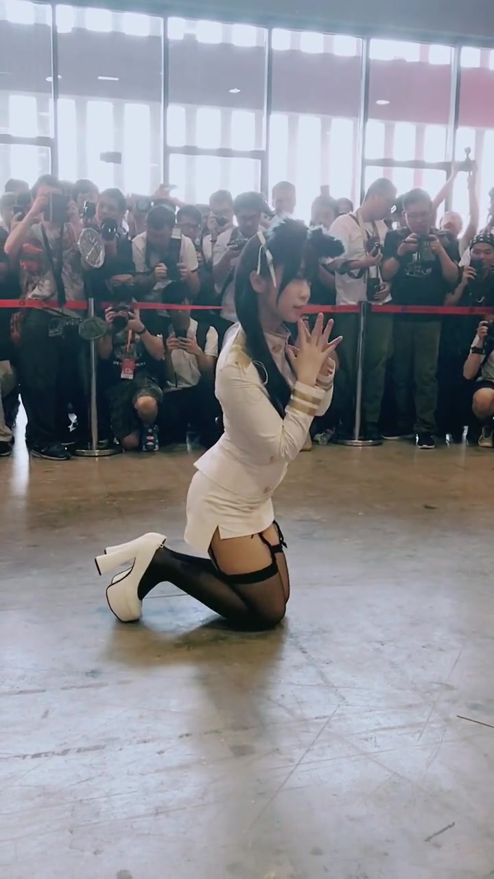 漫展遇到的小姐姐,cos碧蓝航线爱宕,超级漂亮的