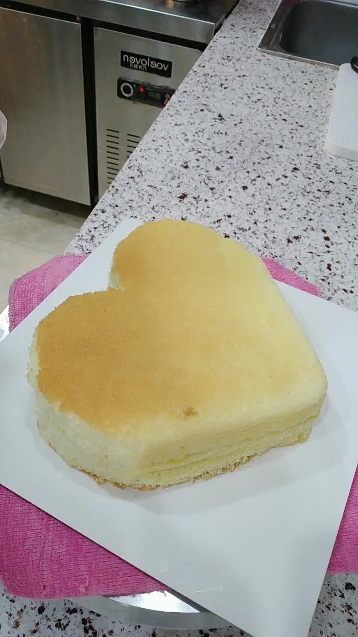 牛人制作的粉色爱心蛋糕,满足了我的少女心呐,真漂亮