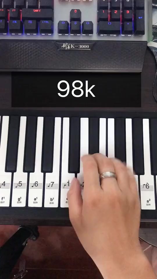 钢琴版本《98K》感觉比原版还要好听,听起来超带感!