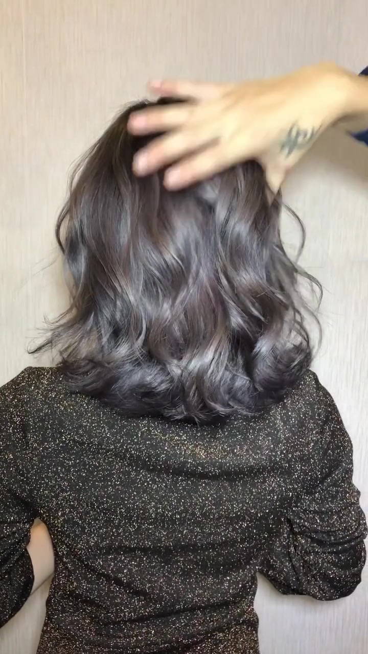 时尚:美妆美发,刚刚烫好的鱼尾烫,适合21到28岁的小姐姐
