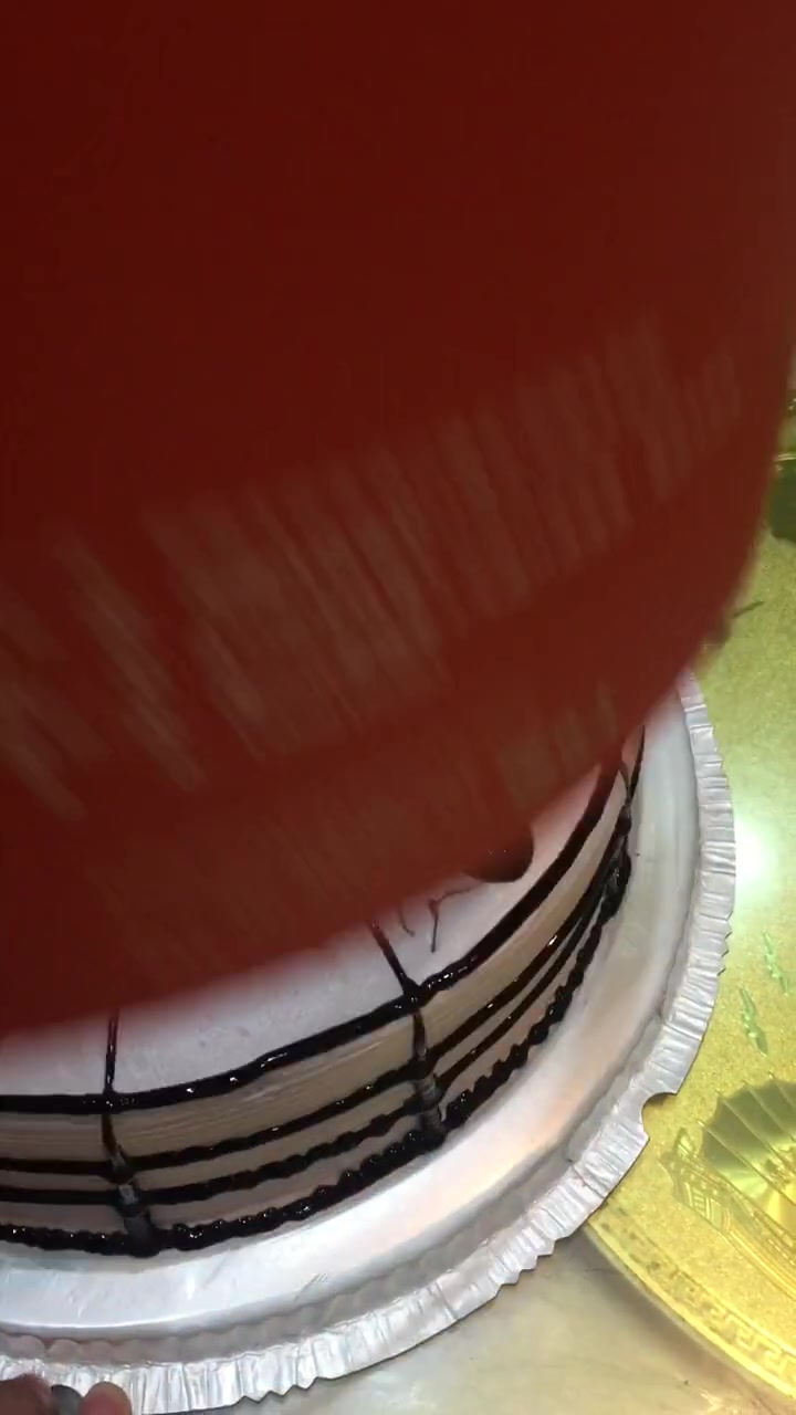 给老人选生日蛋糕时,千万不能和孩子一起去,这是教训呀