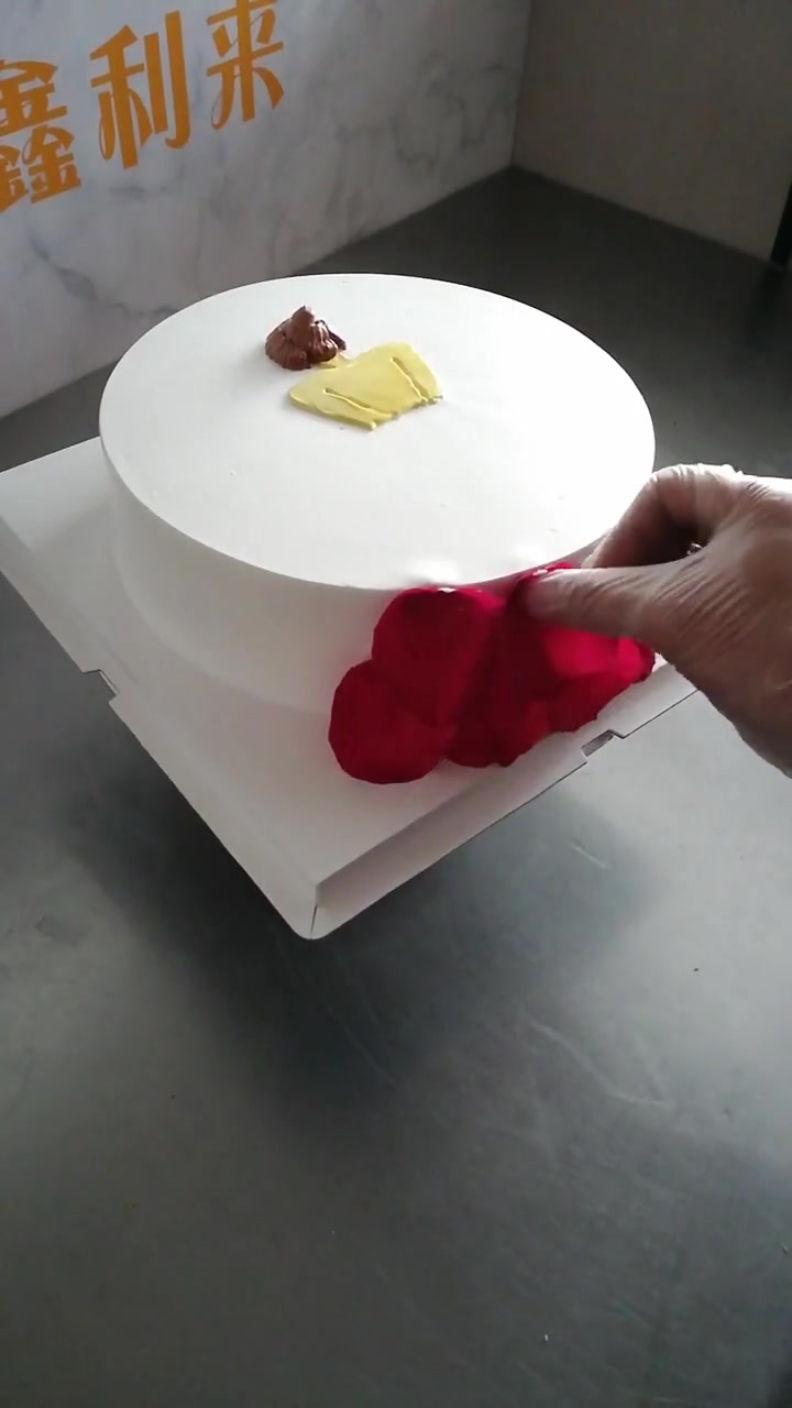蛋糕师制作的美女背影蛋糕,看着就超漂亮,厉害了