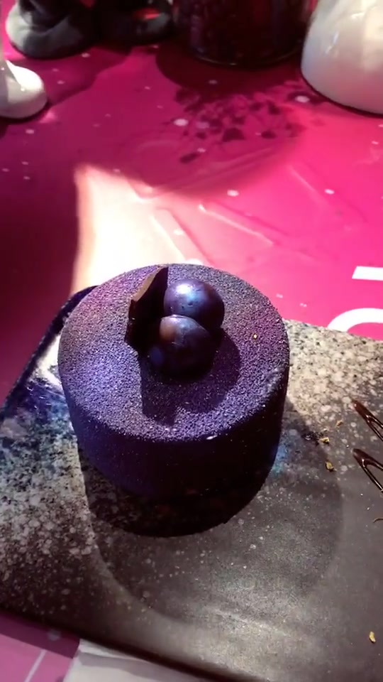 网红星空蛋糕,颜值还可以,就是不知道味道怎么样