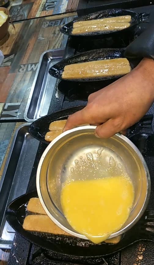 原来普通的香肠也能做成这样,看着太有食欲了!
