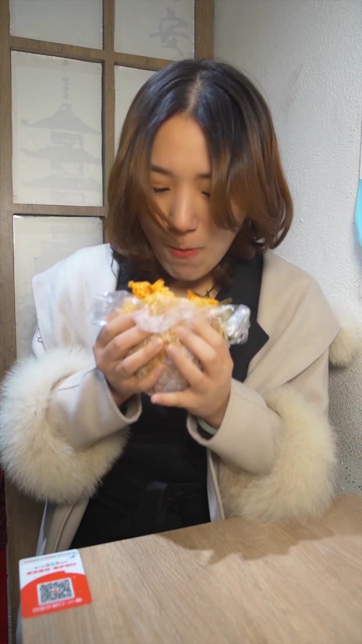20年老店 只卖烧饼夹菜 老板轻松日进千元