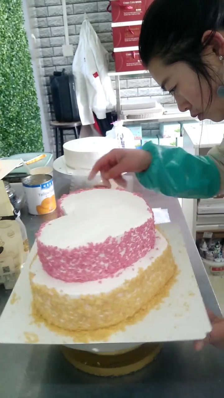 超美味的双层爱心蛋糕,你喜欢吗?