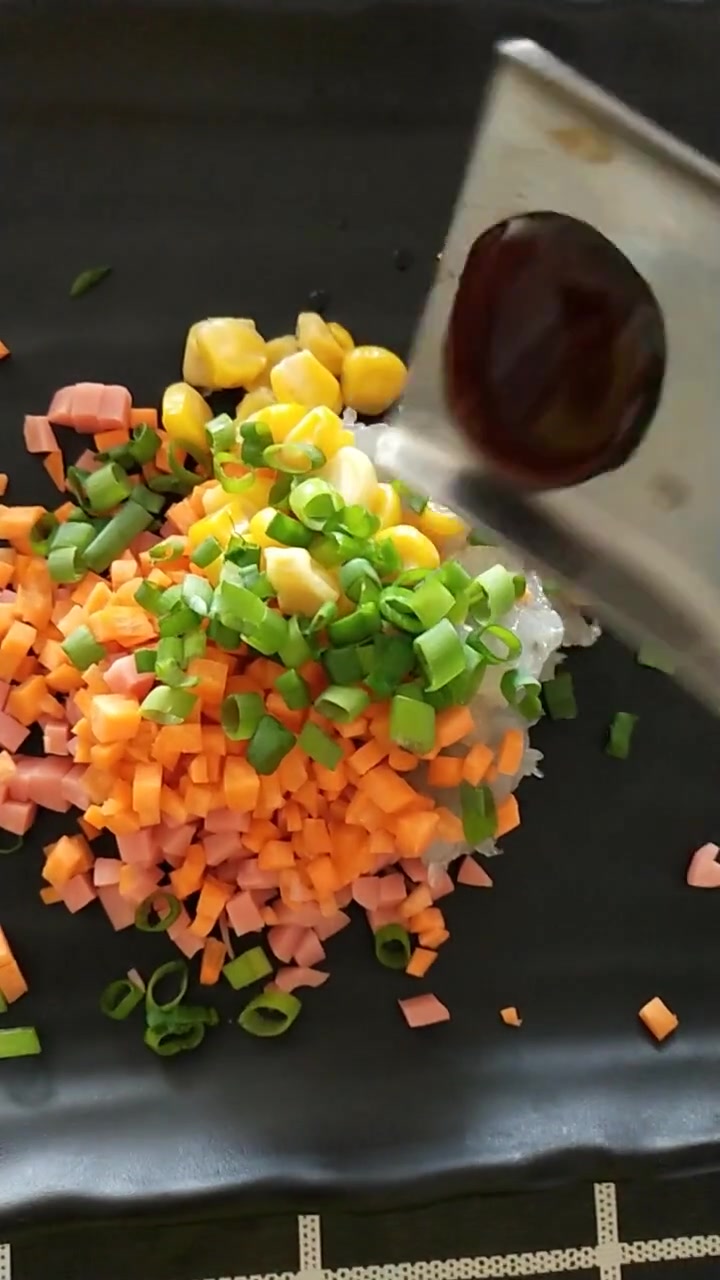 水晶饺子制作过程!看完才知道原来过程很简单,你学会了吗