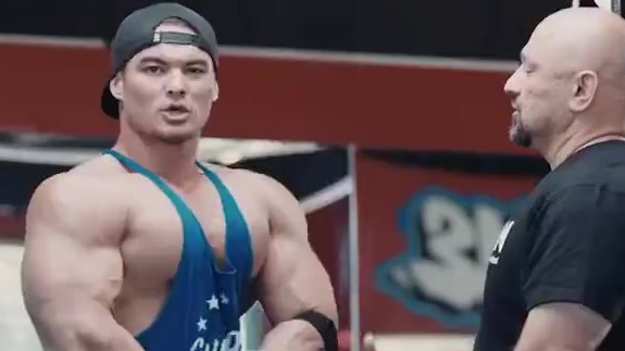 杰瑞米FST—7胸肌训练!冠军教头经常提到flexing and posing!意思就是在