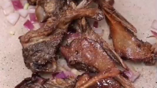 #春碗大咖秀#  超好吃的椒盐鸭下巴,老广人最爱的下酒菜没有之一,真的很棒哦! #喜迎猪年