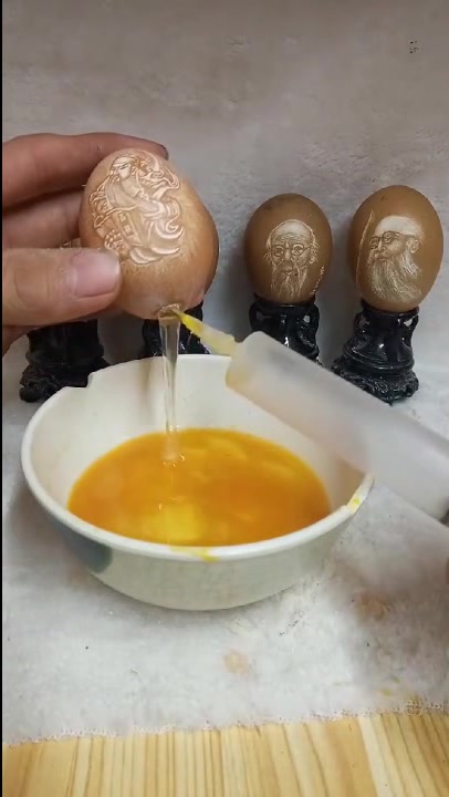 不愧是艺术大师,一个破鸡蛋壳,都能被整出这么多花样!