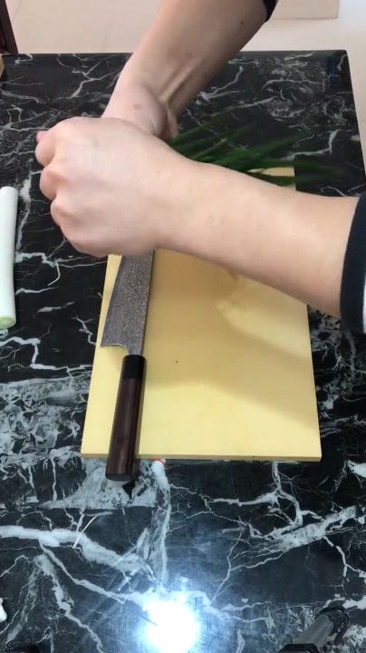 厨子都是这么切配菜的,手法简单还快速,不学真是可惜了!