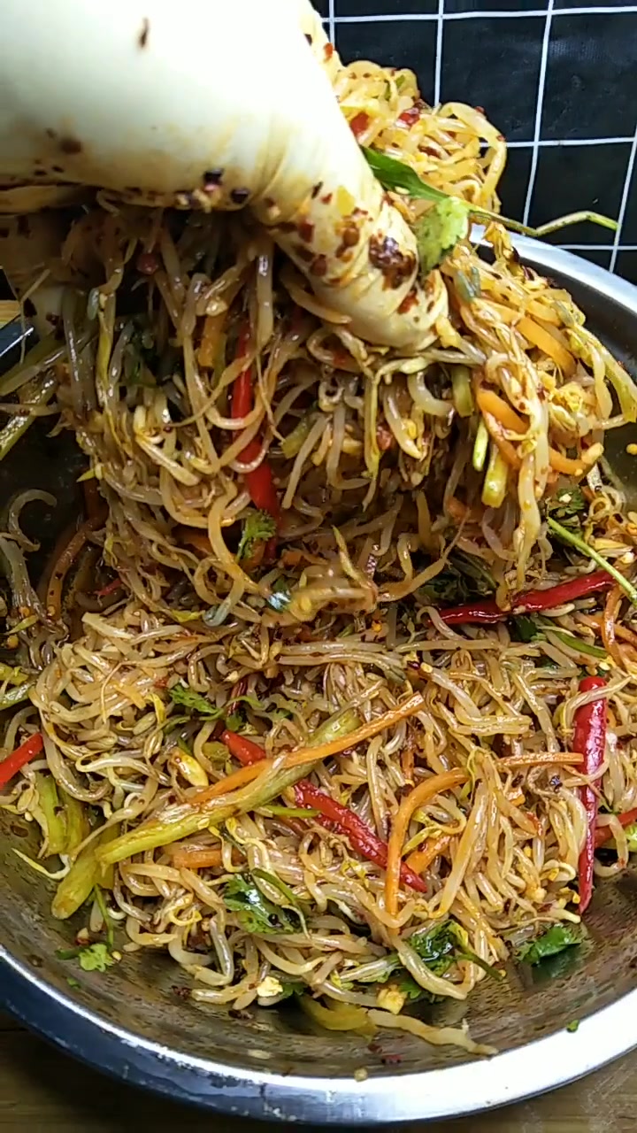家常小凉菜,材料和做法都很简单,快来试试吧