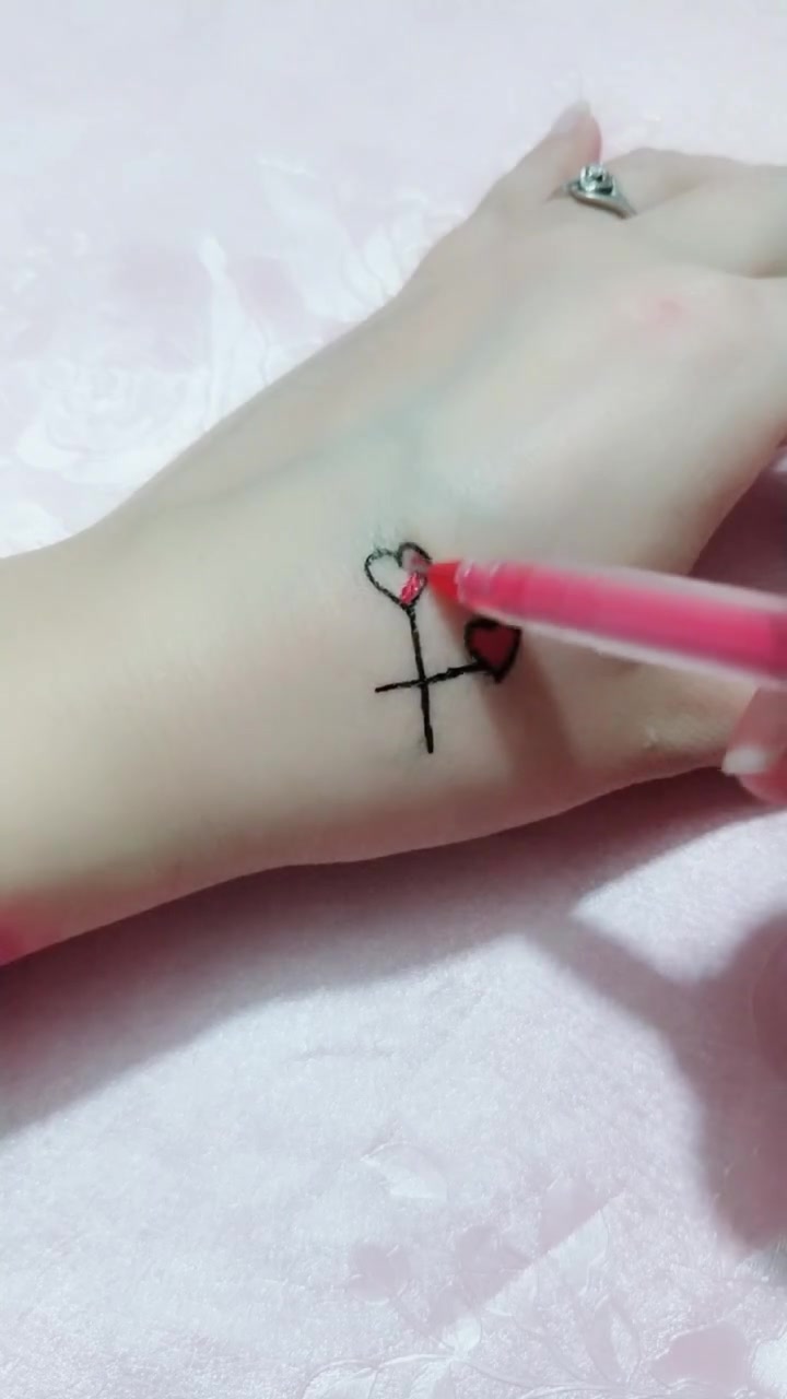 大神画画,手里的爱心,简单又好看!