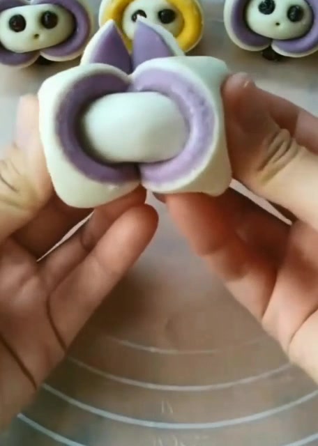 教你做卡通小兔子花卷,软萌可爱,小朋友超喜欢,快做给他吃