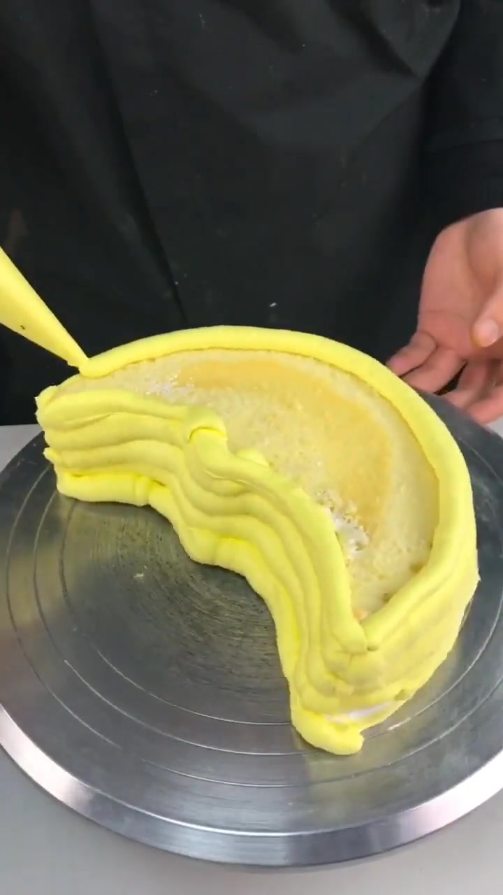 这款蛋糕的名字,你觉得叫什么好?满满的少女心!