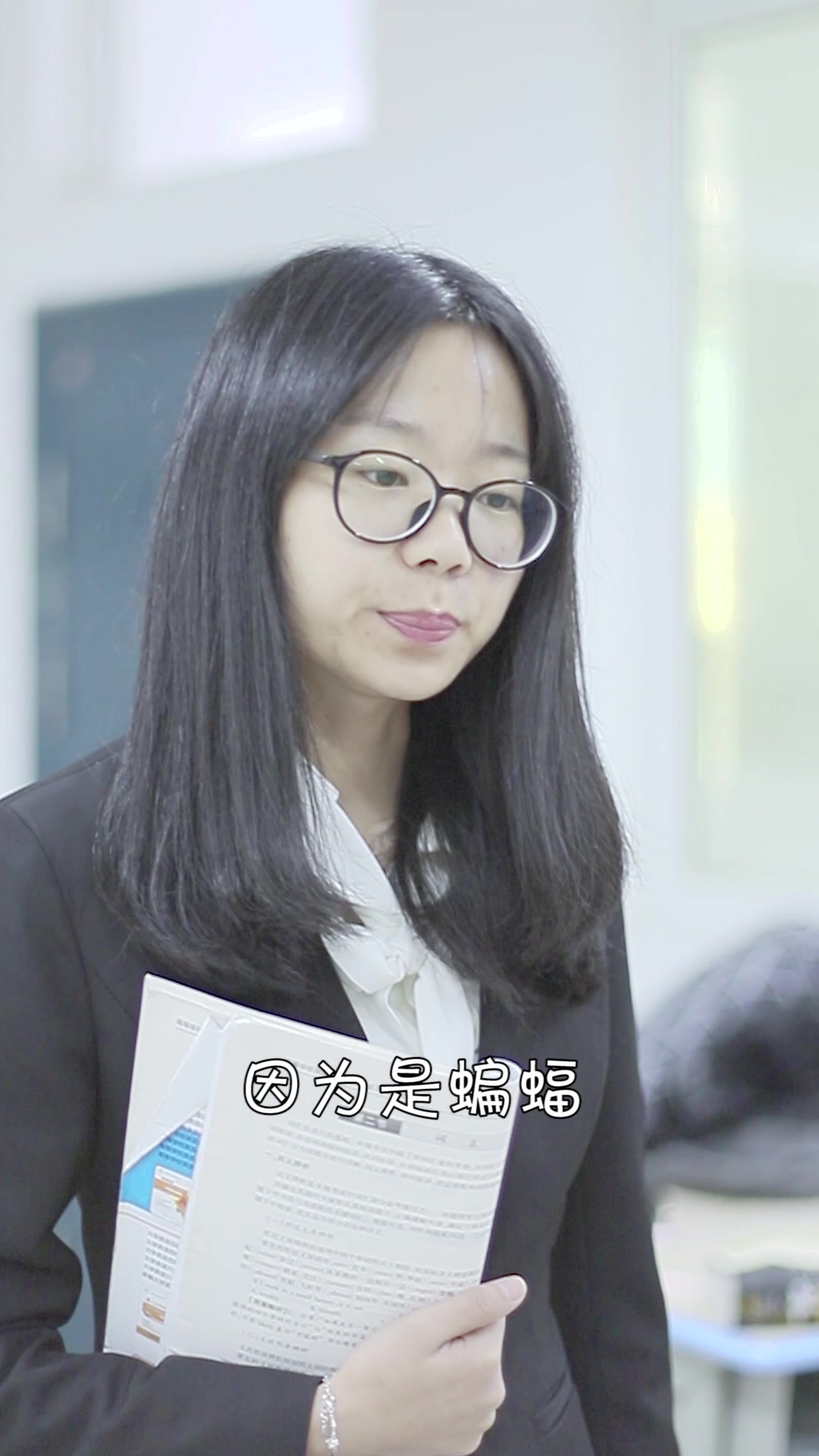 在同学羡慕的眼神下拿出少女心爆棚的网红风蛋糕,真开心啊