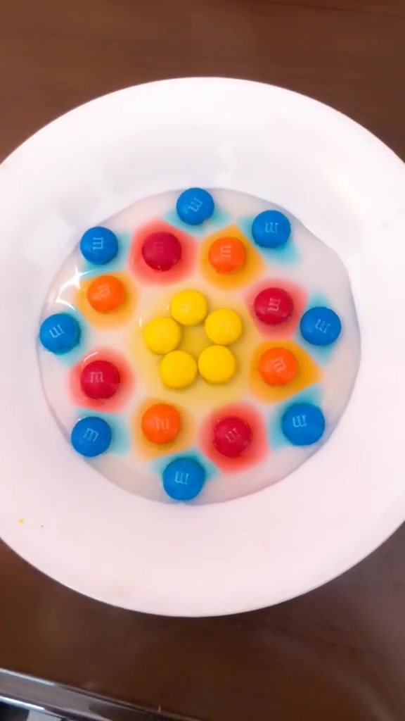 这个视频证明M豆是色素,不能吃