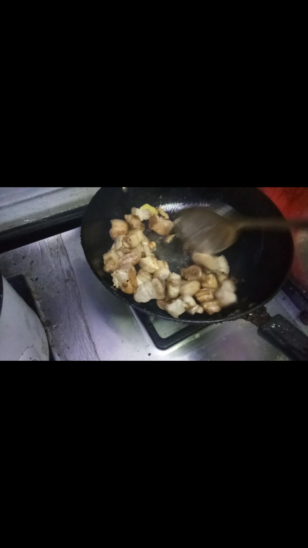 红烧肉这样做法,简单入味去腥又好吃,没出锅就偷吃了二大块