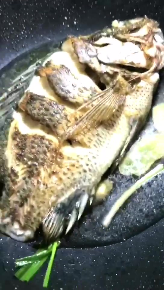 第一次做番茄焖福寿鱼,你喜欢吃吗?做法好简单