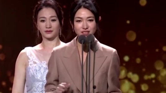 2019东方卫视电视剧品质盛典,中国电视剧风云人物 —— 陈坤, 看到董洁,李小冉,万茜一