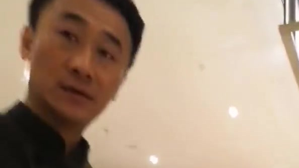 据网友爆料,昨天在合肥洲际酒店吃自助餐,298元一位,结果吃花甲吃了一嘴泥,这么大的酒店食