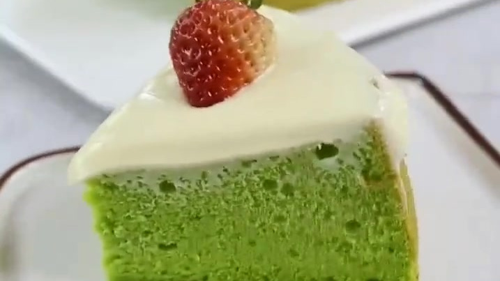吃腻了原味戚风蛋糕,来个菠菜味的,小清新味道~