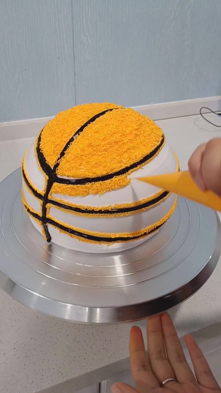 蛋糕师制作的篮球蛋糕,这也太精致了吧