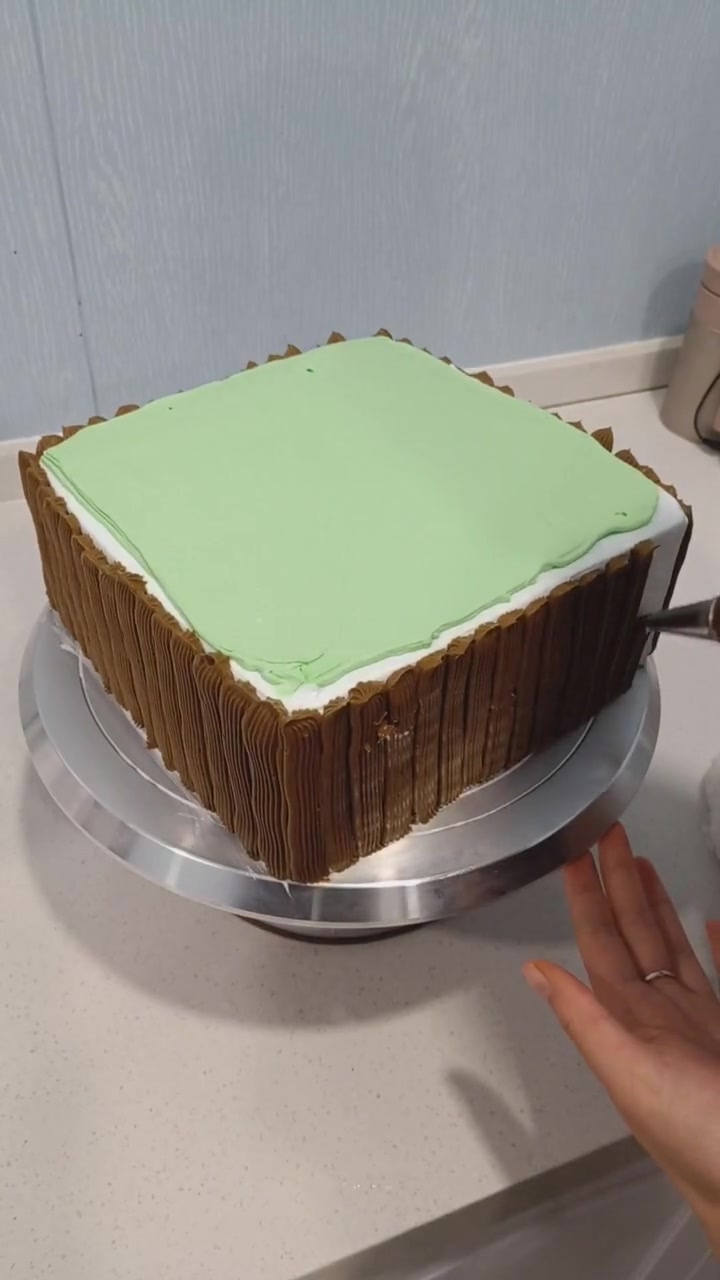 蛋糕师制作的桌球蛋糕,是不是很精致?