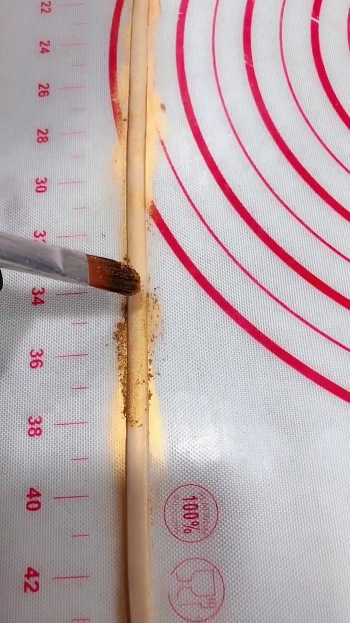 小姐姐制作的大香烟蛋糕,是不是很像啊