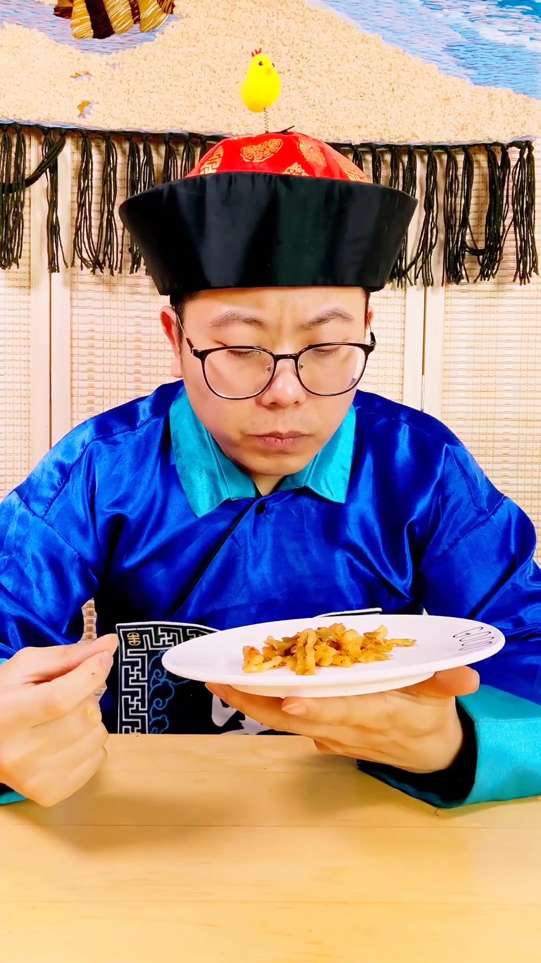 太魔性,榨菜还能蘸糖吃?