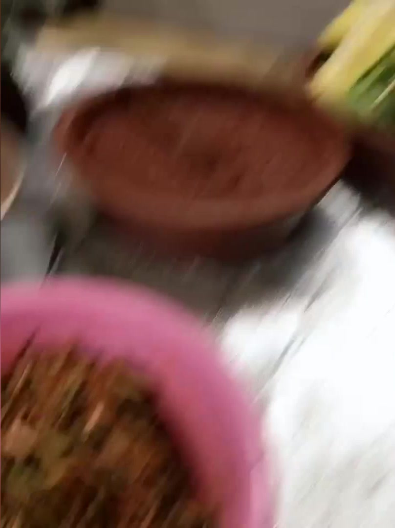 韩国人在家腌泡菜,种类太丰富了,一腌就是这么大一盆啊!