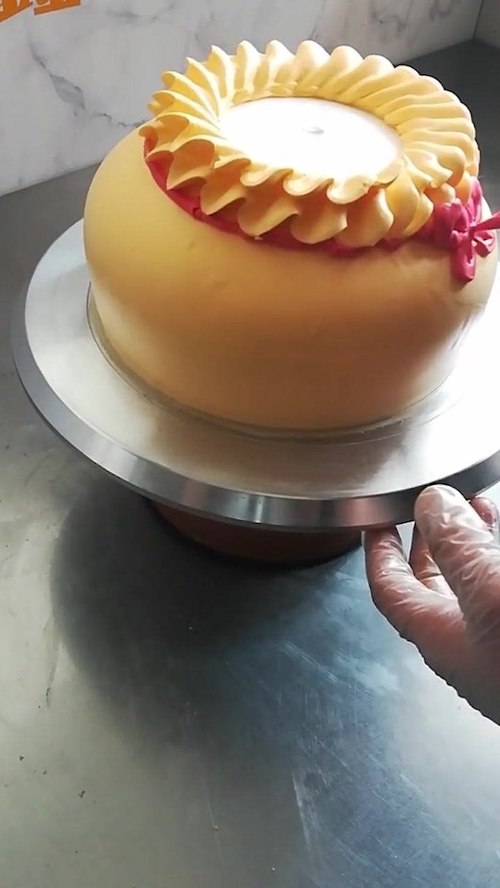 蛋糕师制作的钱袋子蛋糕,真的好漂亮啊